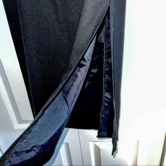 Long black skirt - Picture 1 of 7